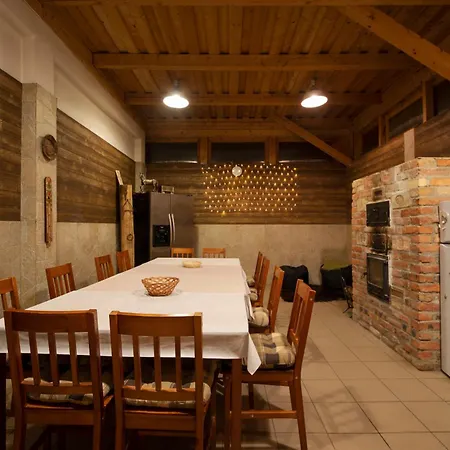Aparthotel Szobi Malomkert Lovarda *
